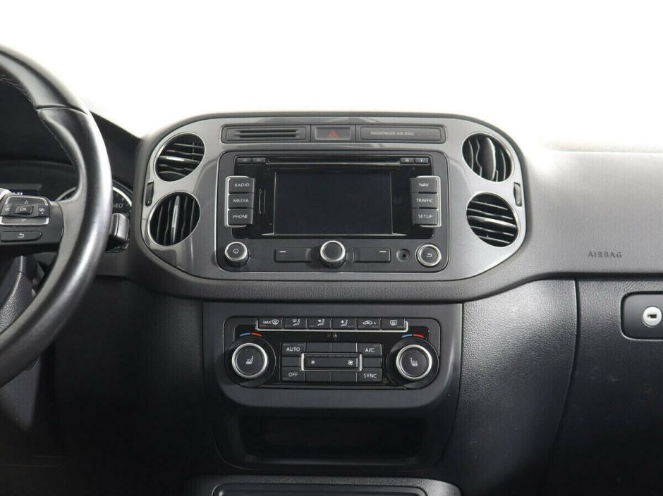 Volkswagen Tiguan, 2.0 л, АТ, 2015 фото 9