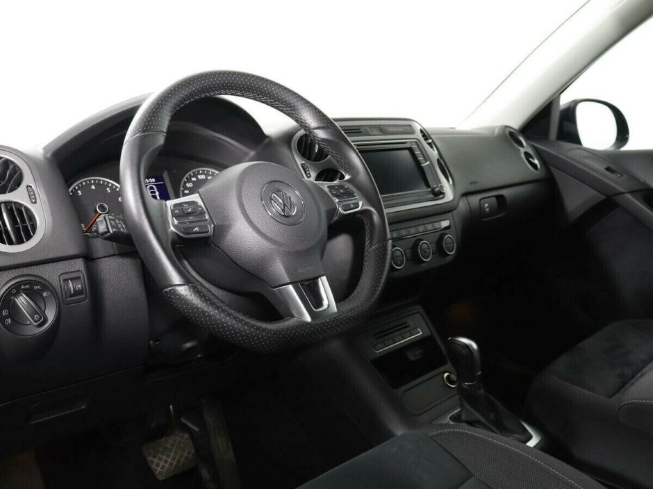 Volkswagen Tiguan, 2.0 л, АТ, 2012 фото 2