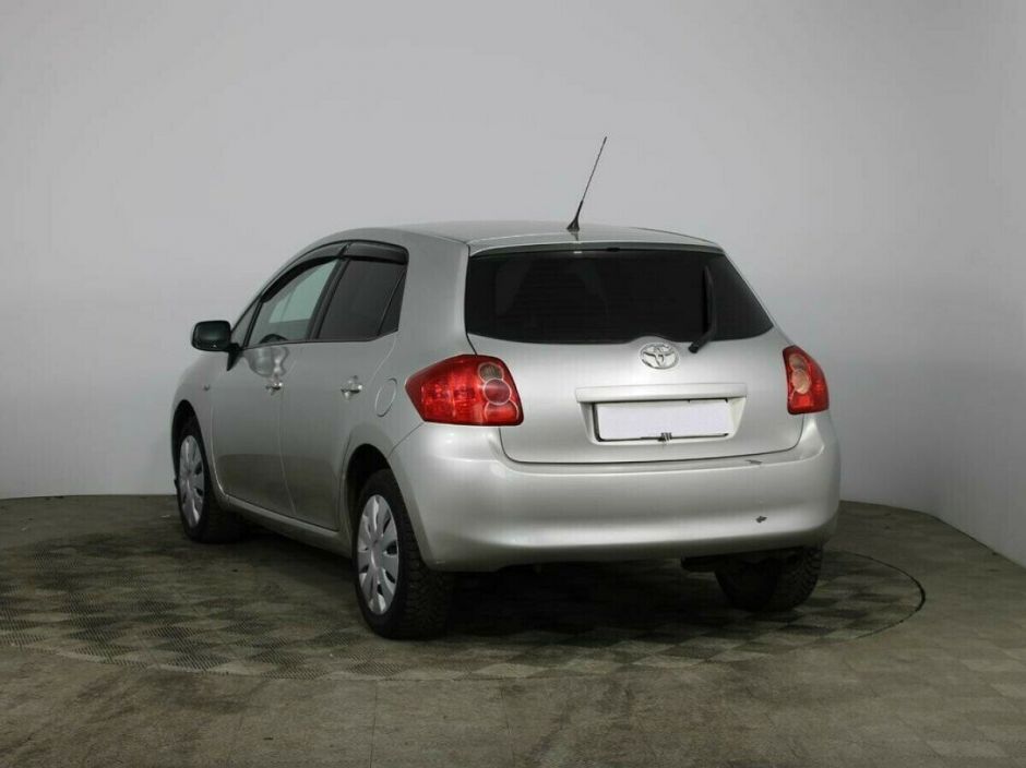 Toyota Auris, 1.6 л, МТ, 2009 фото 6