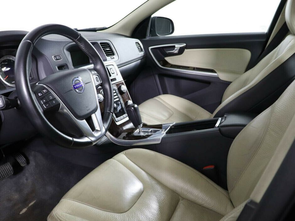 Volvo S60, 1.6 л, Робот, 2011 фото 8