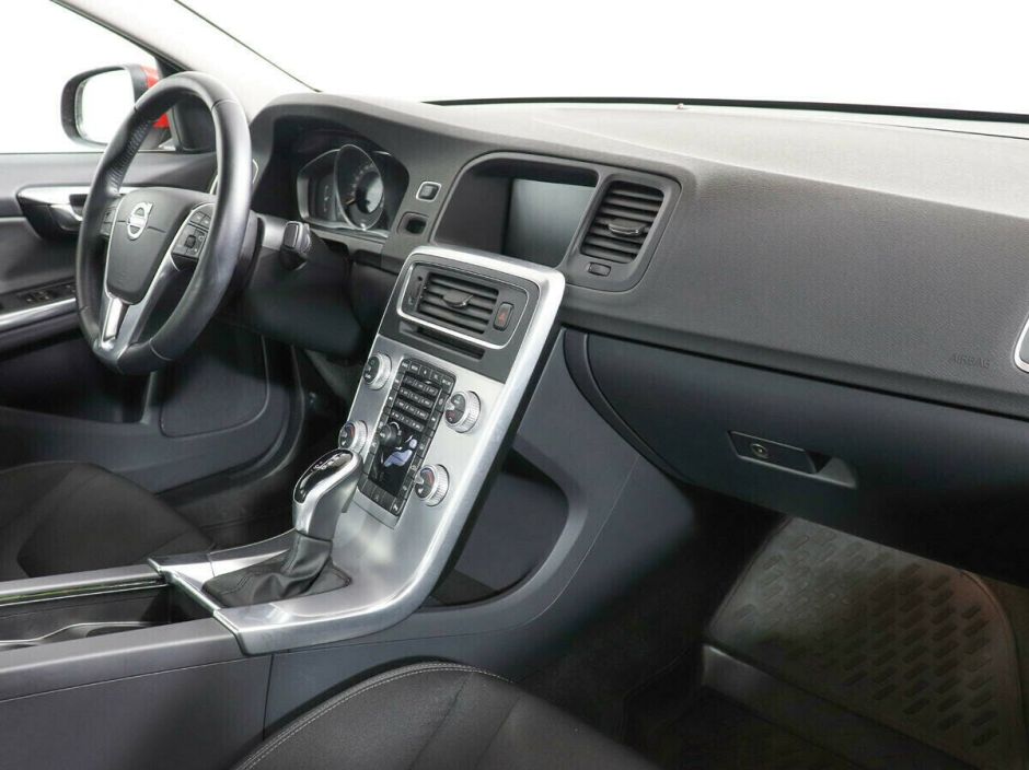 Volvo S60, 1.5 л, АТ, 2017 фото 8