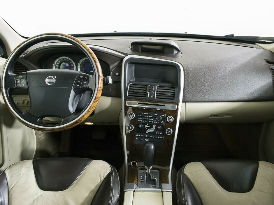 Volvo XC60, 2.4 л, АТ, 2010 фото 8
