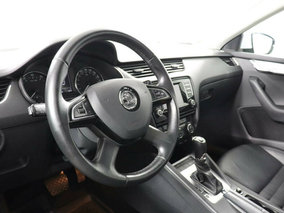 Skoda Octavia, 1.8 л, Робот, 2015 фото 10