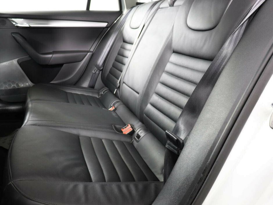 Skoda Octavia, 1.8 л, Робот, 2015 фото 1