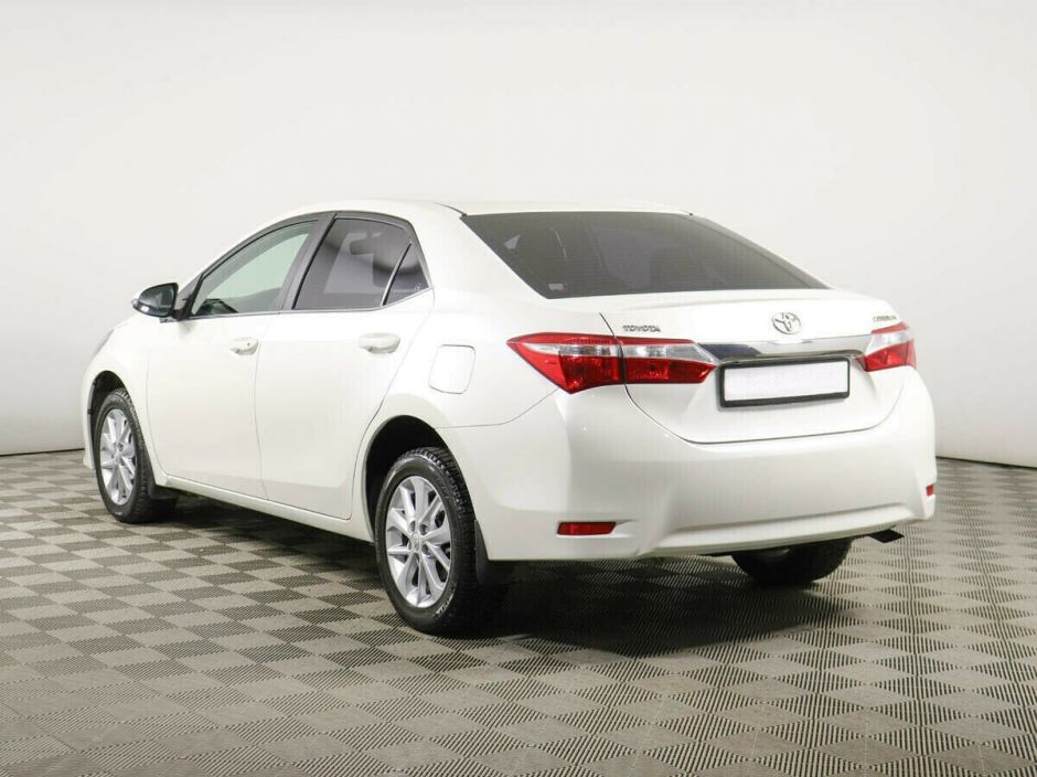Toyota Corolla, 1.6 л, Вариатор, 2014 фото 6