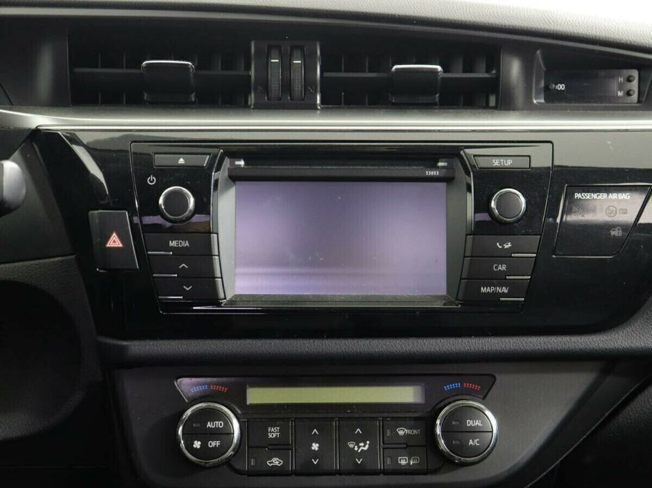 Toyota Corolla, 1.6 л, Вариатор, 2014 фото 9