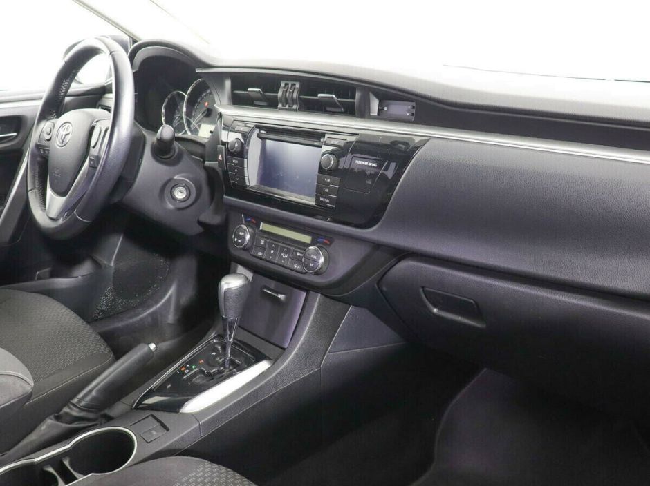 Toyota Corolla, 1.6 л, Вариатор, 2014 фото 2