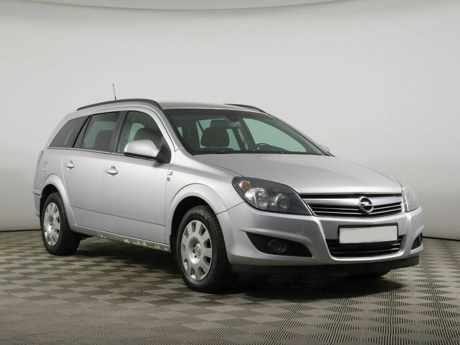 Opel Astra, 1.3 л, МТ, 2010 фото 4
