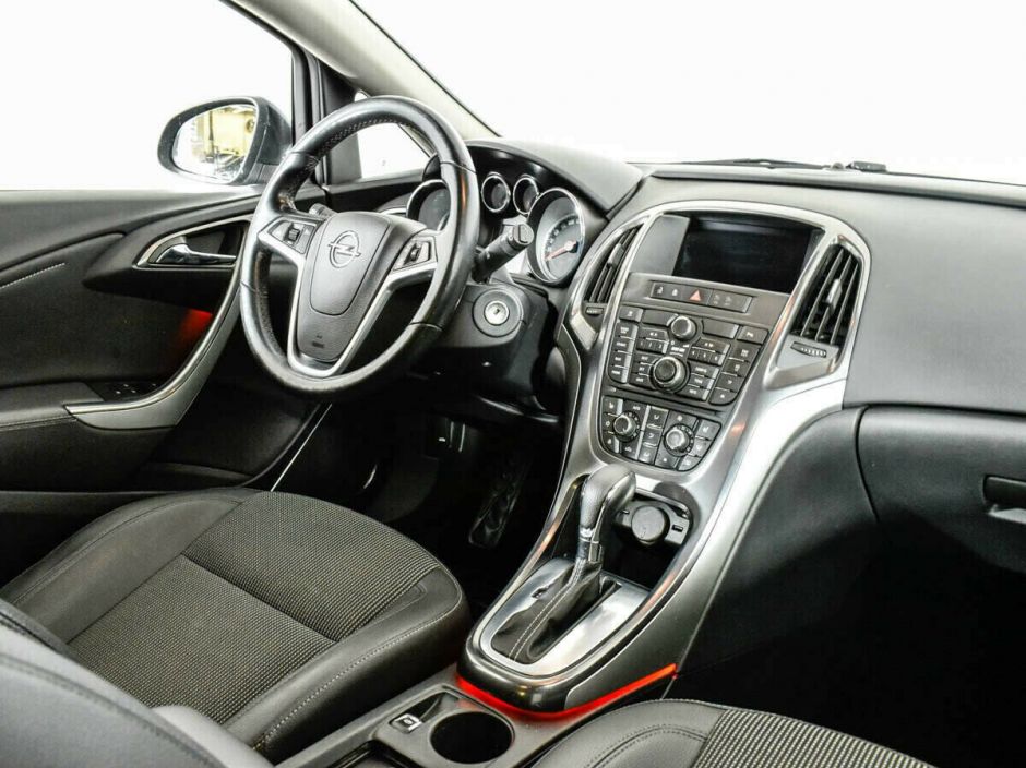 Opel Astra, 1.4 л, АТ, 2011 фото 2