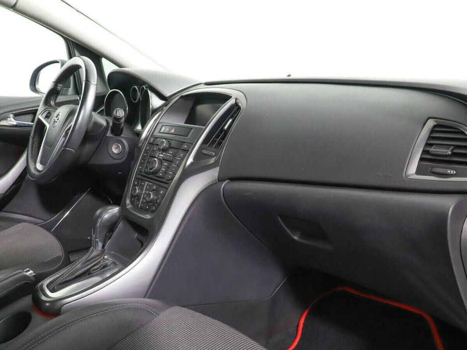 Opel Astra, 1.6 л, АТ, 2011 фото 2