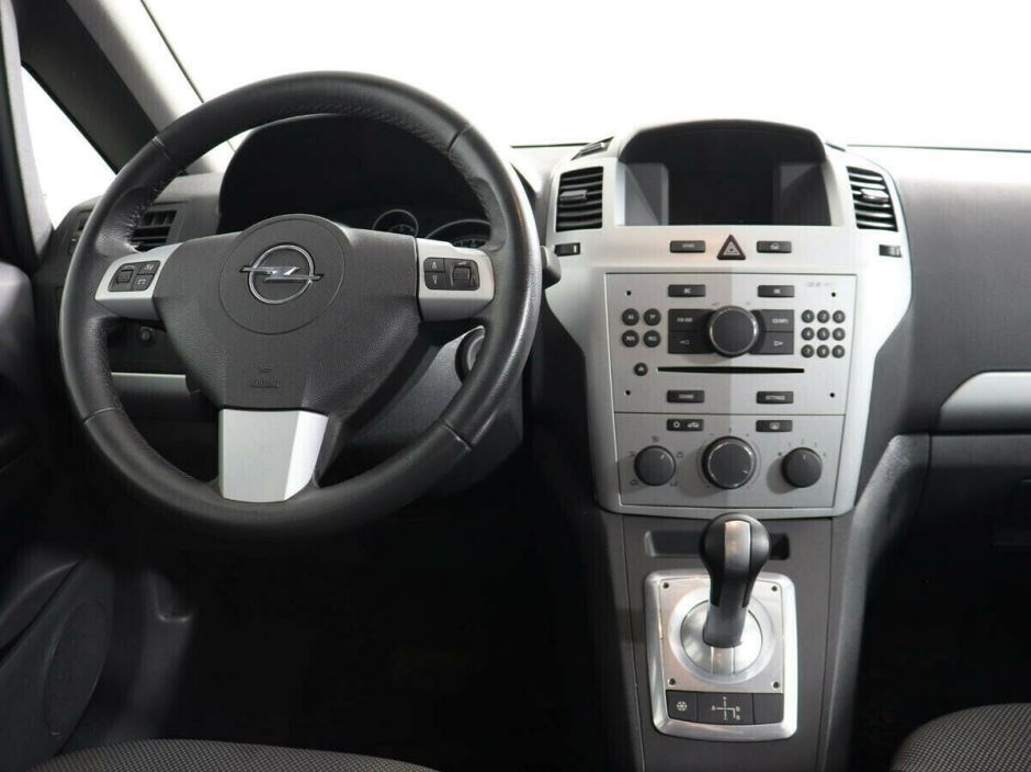 Opel Zafira, 1.8 л, Робот, 2012 фото 7