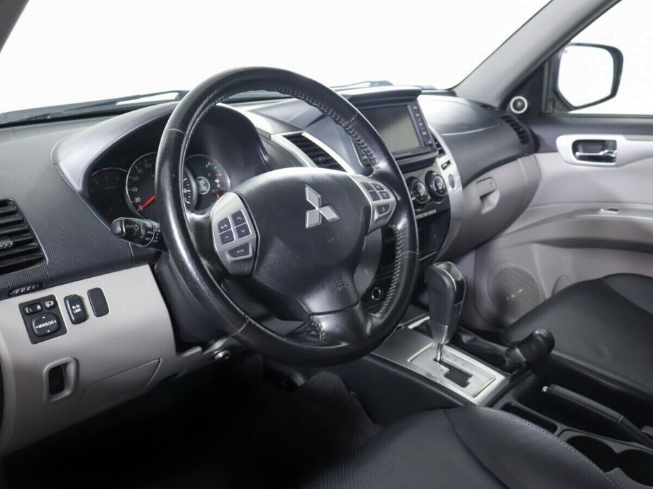 Mitsubishi Pajero Sport, 2.5 л, АТ, 2011 фото 7
