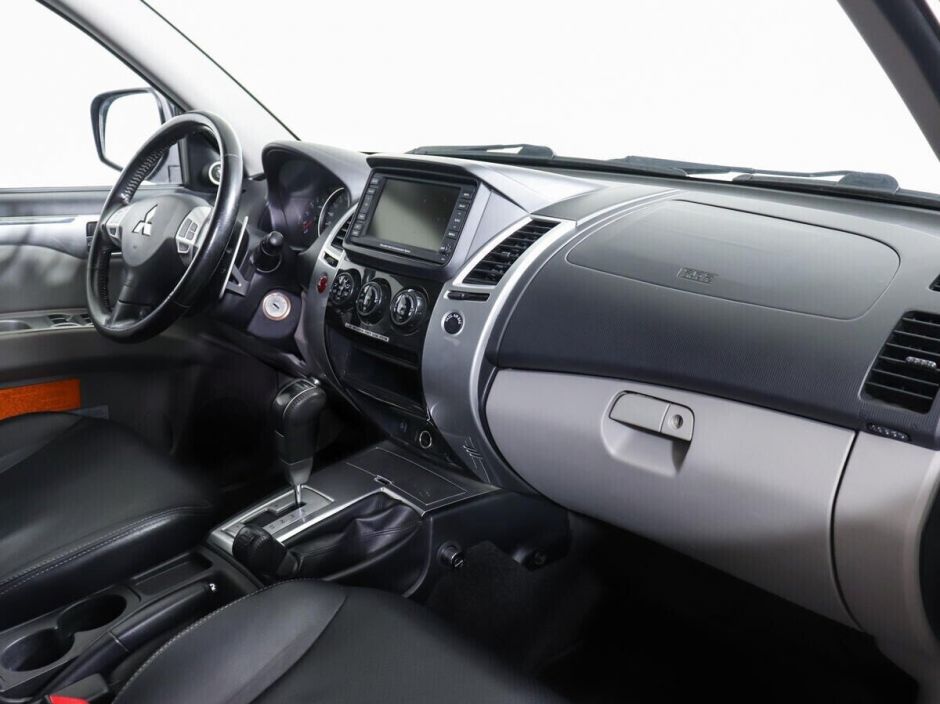 Mitsubishi Pajero Sport, 2.5 л, АТ, 2011 фото 2