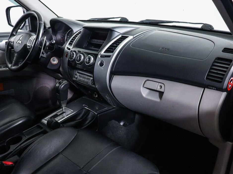 Mitsubishi Pajero Sport, 2.5 л, АТ, 2012 фото 2