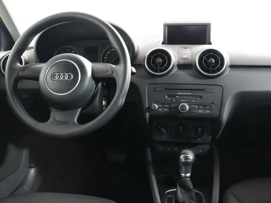 Audi A1, 1.4 л, Робот, 2013 фото 8