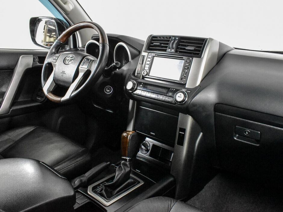 Toyota Land Cruiser Prado, 3.0 л, АТ, 2011 фото 2