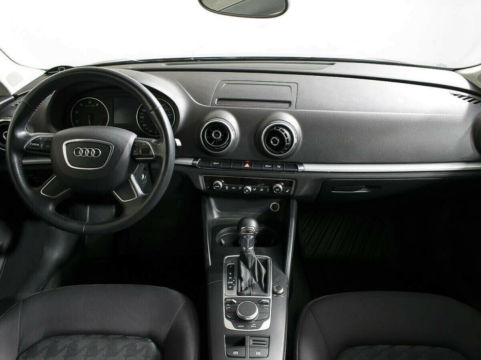 Audi A3, 1.2 л, Робот, 2015 фото 9