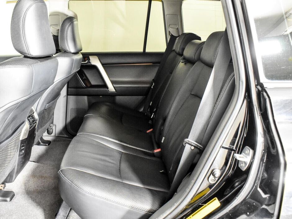 Toyota Land Cruiser Prado, 3.0 л, АТ, 2010 фото 1