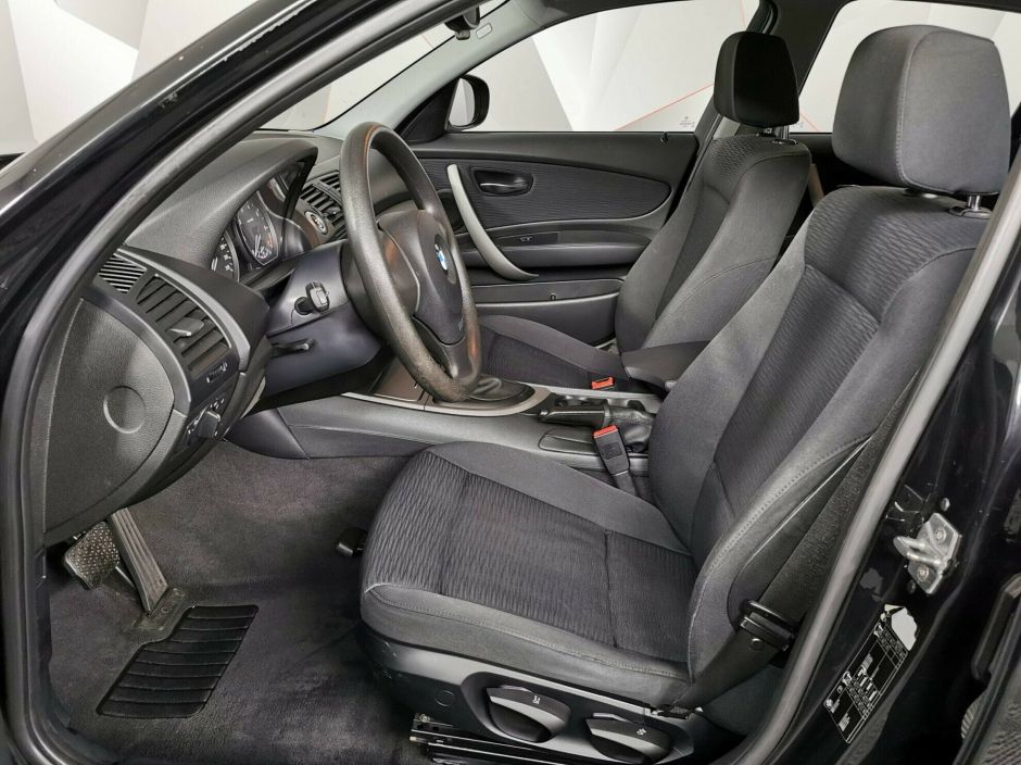 BMW 1 серии, 2.0 л, АТ, 2011 фото 2