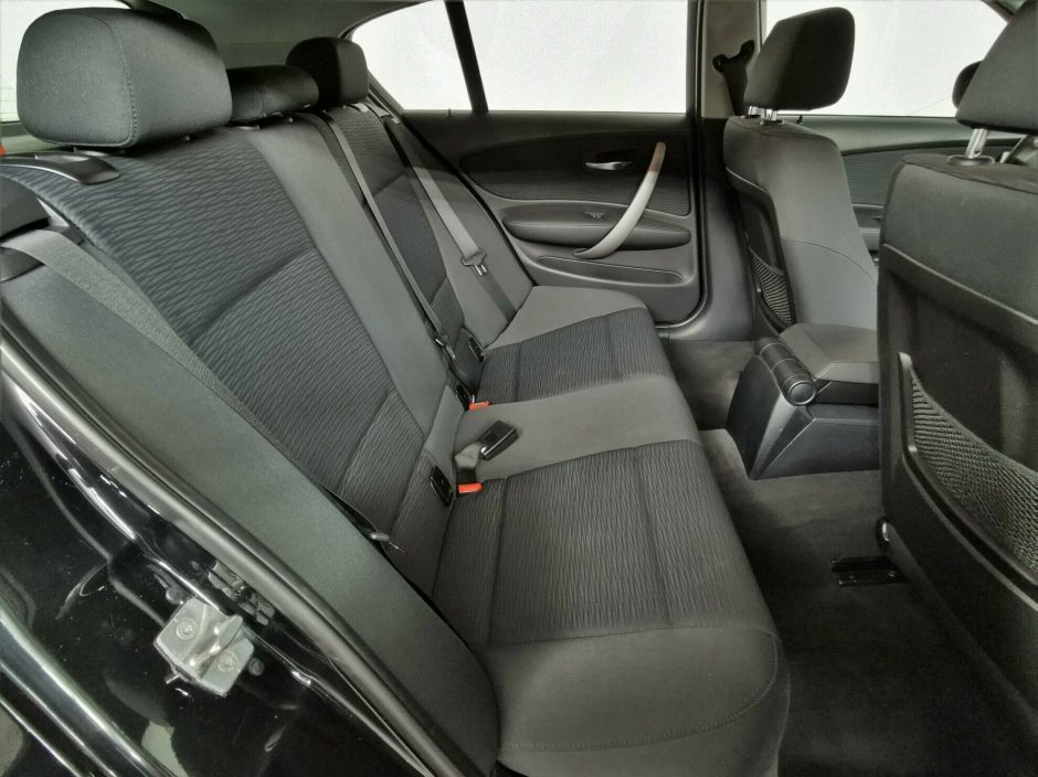 BMW 1 серии, 2.0 л, АТ, 2011 фото 1