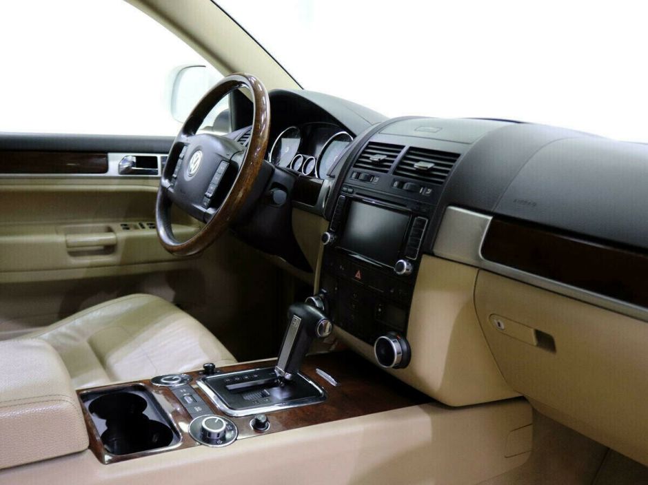 Volkswagen Touareg, 3.0 л, АТ, 2009 фото 9