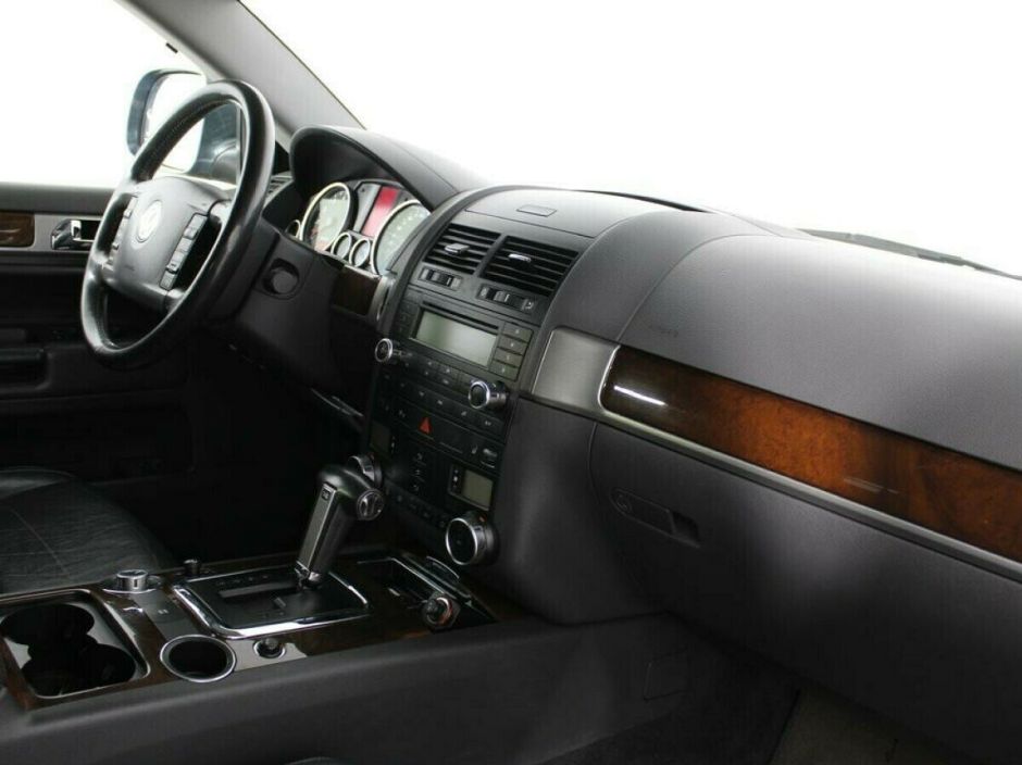 Volkswagen Touareg, 4.2 л, АТ, 2010 фото 2