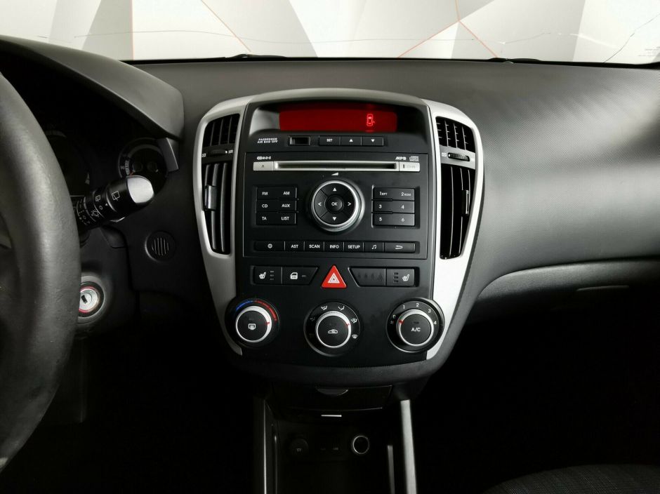 Kia Ceed, 1.6 л, МТ, 2010 фото 9