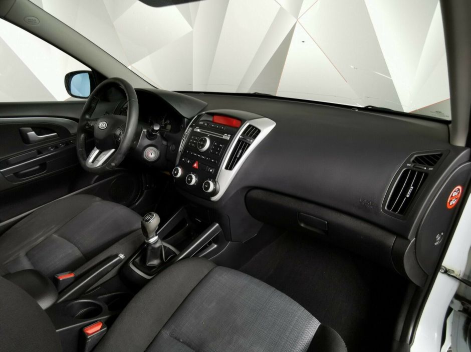 Kia Ceed, 1.6 л, МТ, 2010 фото 10