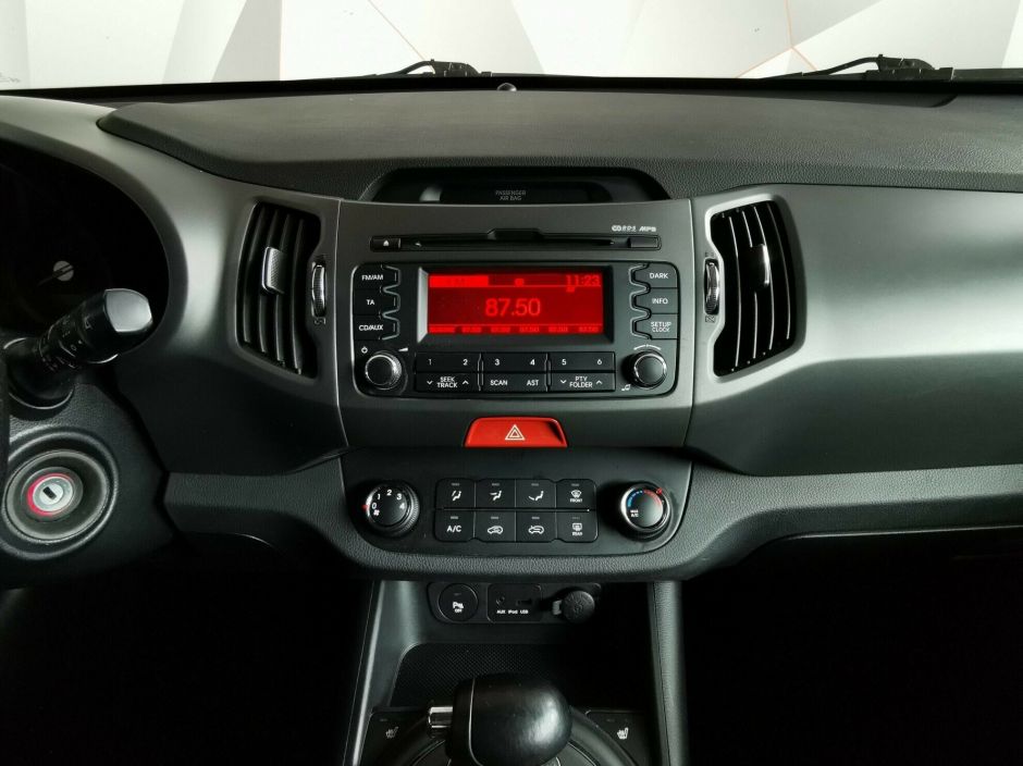 Kia Sportage, 2.0 л, АТ, 2010 фото 10