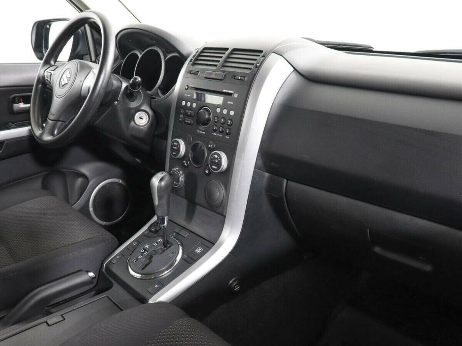 Suzuki Grand Vitara, 2.0 л, АТ, 2008 фото 2