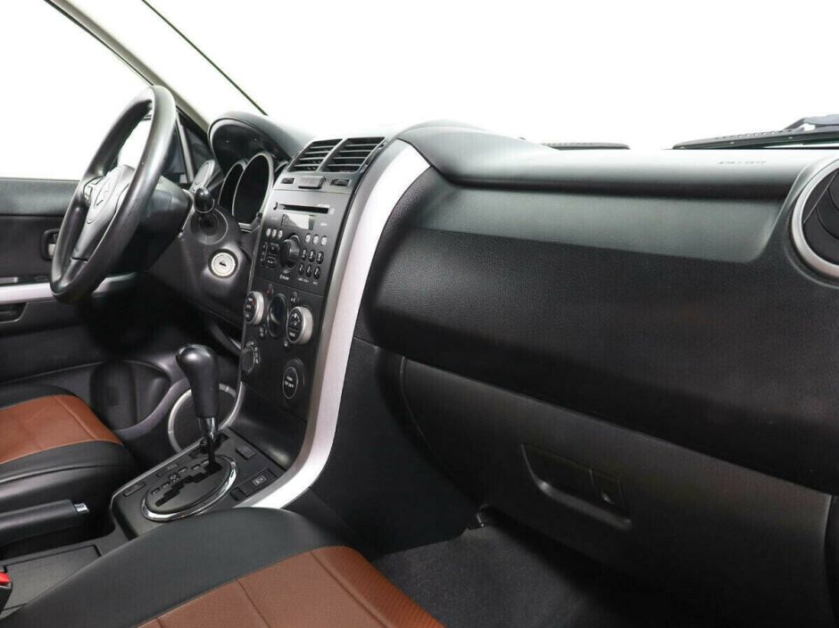 Suzuki Grand Vitara, 2.4 л, АТ, 2011 фото 2