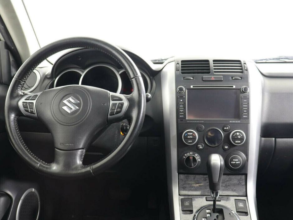 Suzuki Grand Vitara, 2.4 л, АТ, 2011 фото 8
