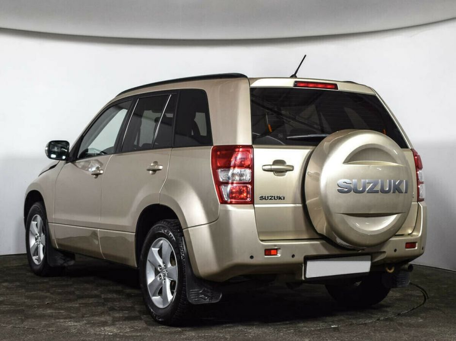 Suzuki Grand Vitara, 2.4 л, АТ, 2010 фото 5