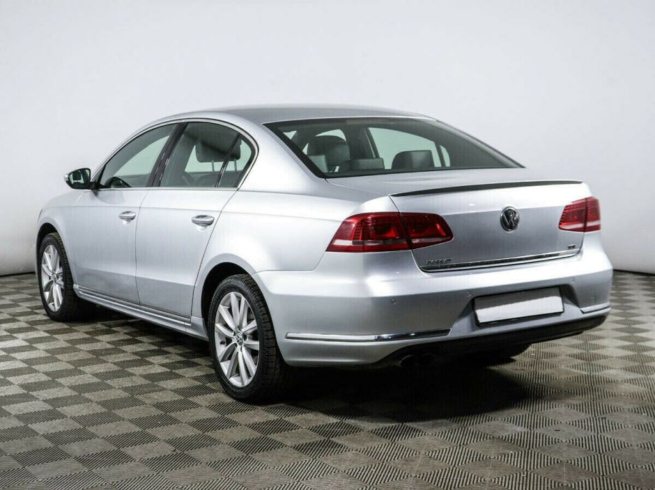 Volkswagen Passat, 1.8 л, Робот, 2014 фото 5