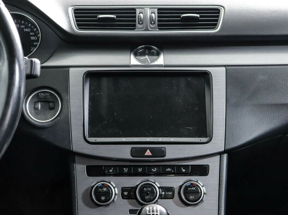 Volkswagen Passat, 1.8 л, МТ, 2011 фото 9