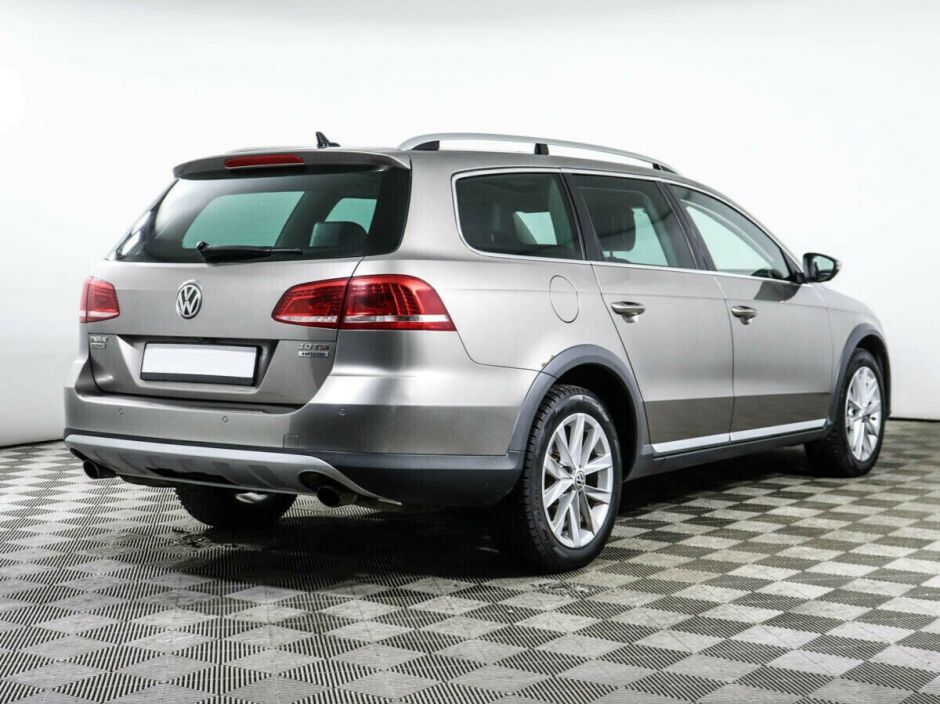 Volkswagen Passat, 2.0 л, Робот, 2013 фото 5