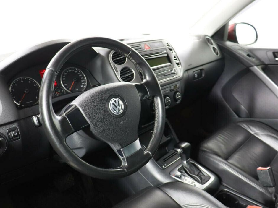 Volkswagen Tiguan, 2.0 л, АТ, 2009 фото 2