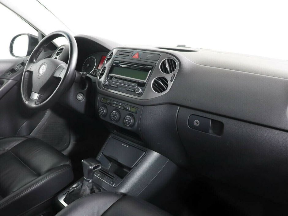Volkswagen Tiguan, 2.0 л, АТ, 2009 фото 7
