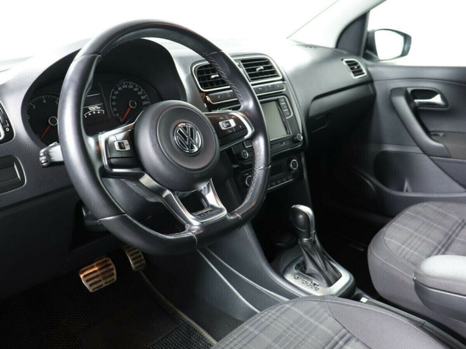 Volkswagen Polo, 1.4 л, Робот, 2017 фото 2
