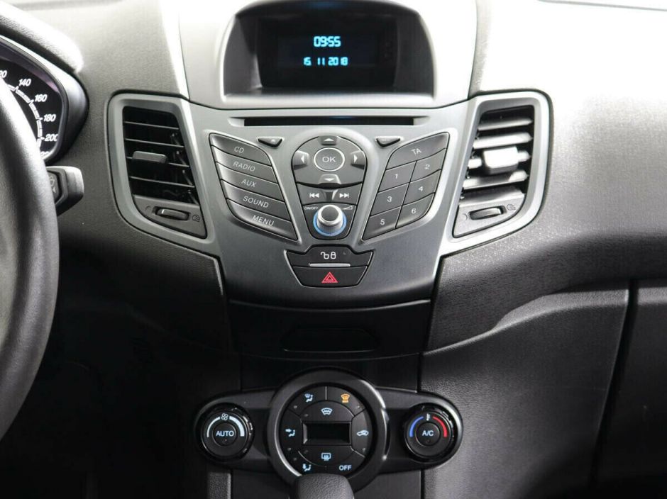 Ford Fiesta, 1.6 л, Робот, 2017 фото 7
