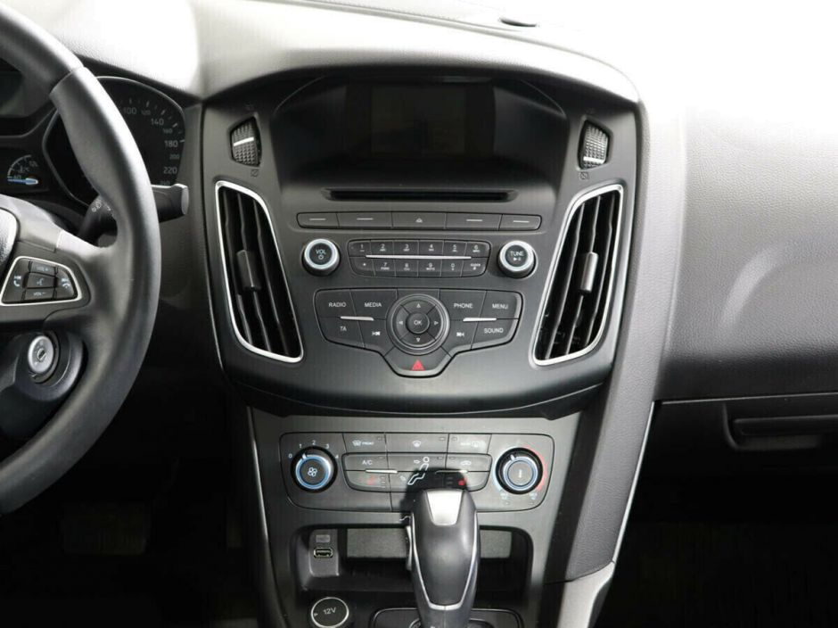 Ford Focus, 1.6 л, Робот, 2018 фото 2
