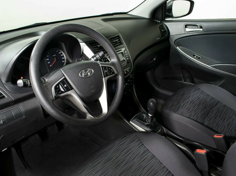 Hyundai Solaris, 1.6 л, МТ, 2016 фото 2