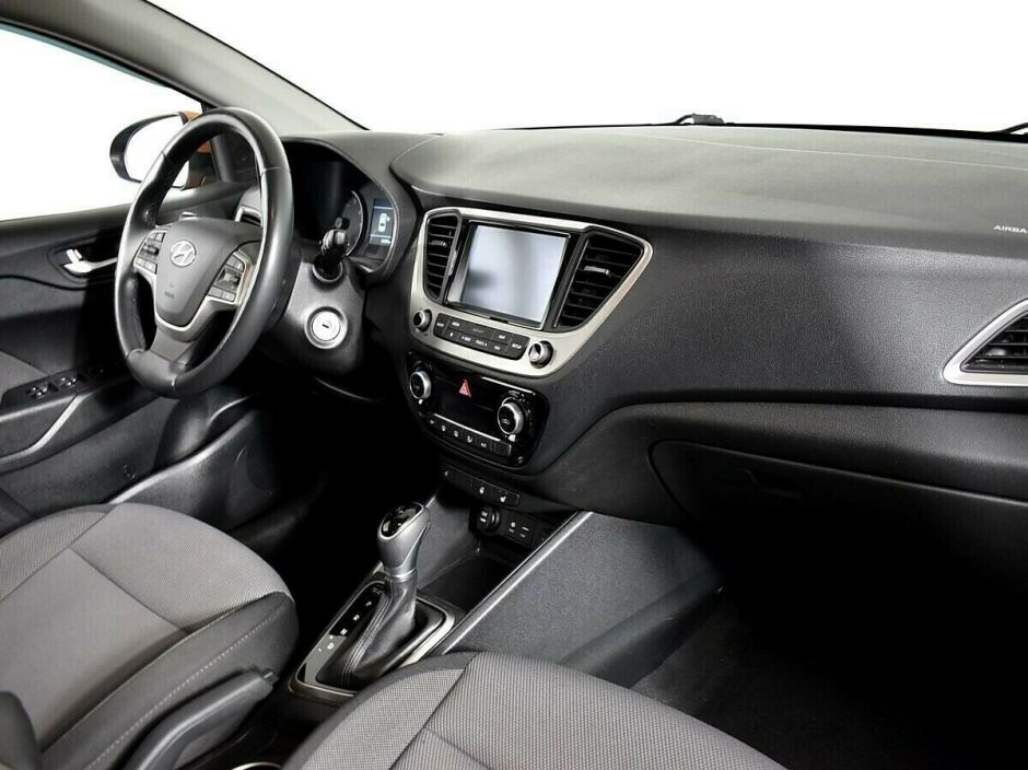Hyundai Solaris, 1.6 л, АТ, 2018 фото 2