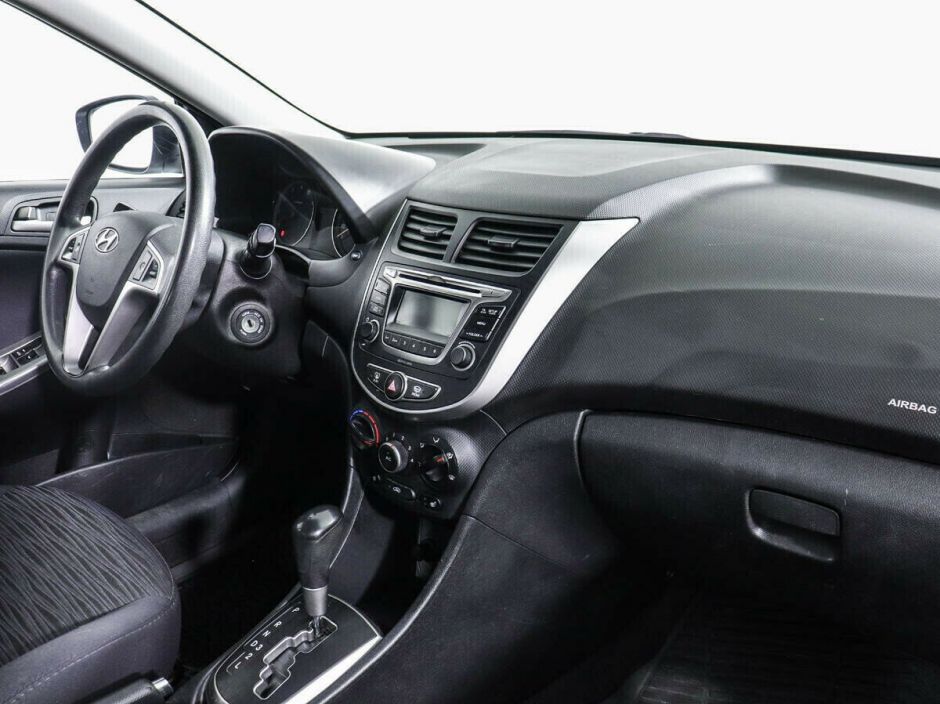 Hyundai Solaris, 1.4 л, АТ, 2015 фото 2
