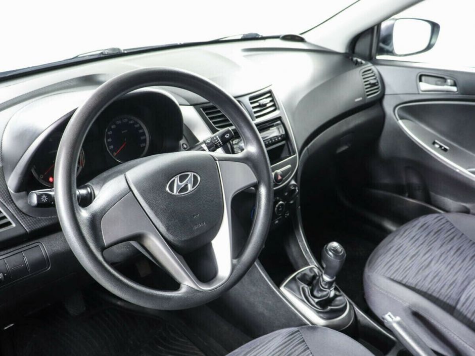 Hyundai Solaris, 1.6 л, МТ, 2017 фото 7