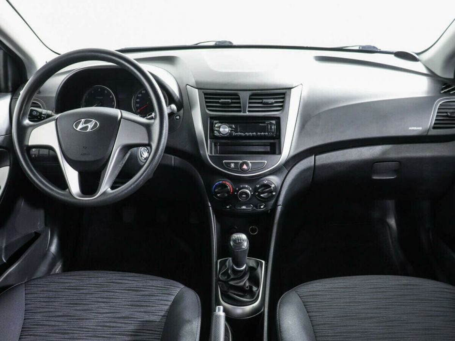 Hyundai Solaris, 1.6 л, МТ, 2017 фото 1