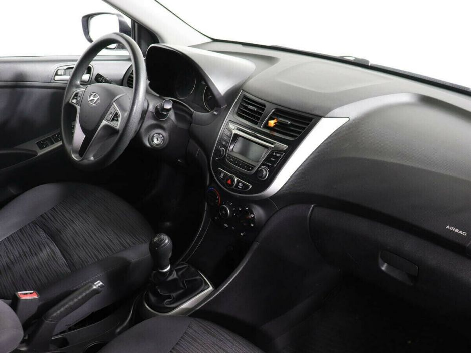 Hyundai Solaris, 1.6 л, МТ, 2017 фото 8