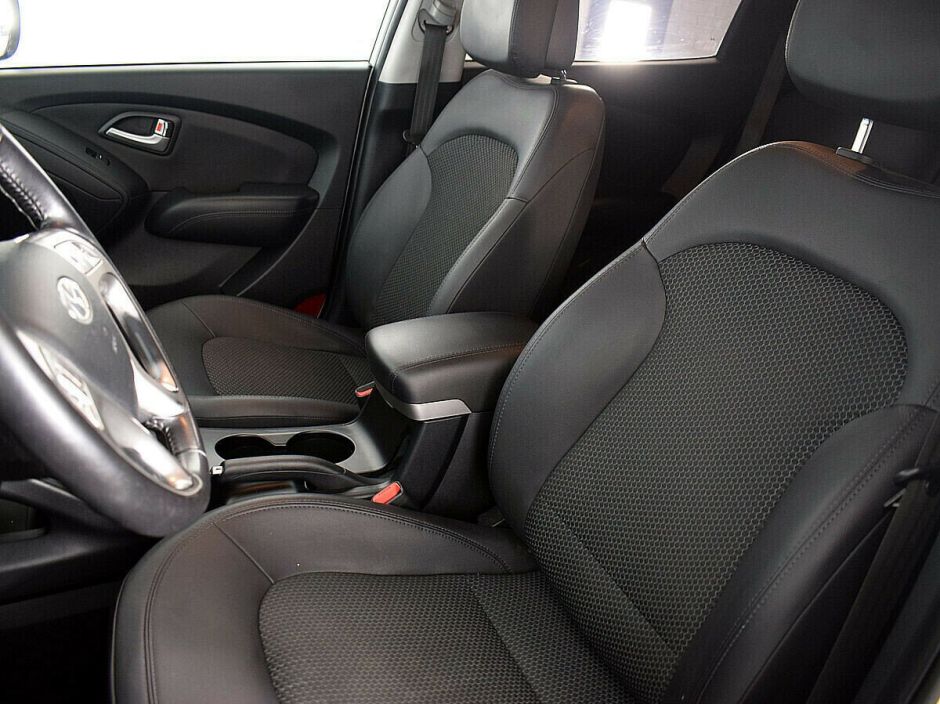 Hyundai ix35, 2.0 л, АТ, 2012 фото 2