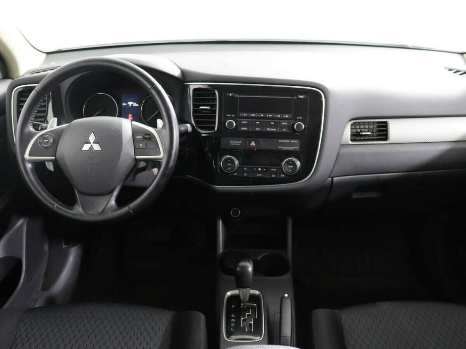 Mitsubishi Outlander, 2.0 л, Вариатор, 2014 фото 2