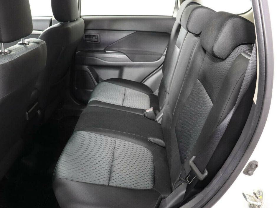 Mitsubishi Outlander, 2.0 л, Вариатор, 2015 фото 8
